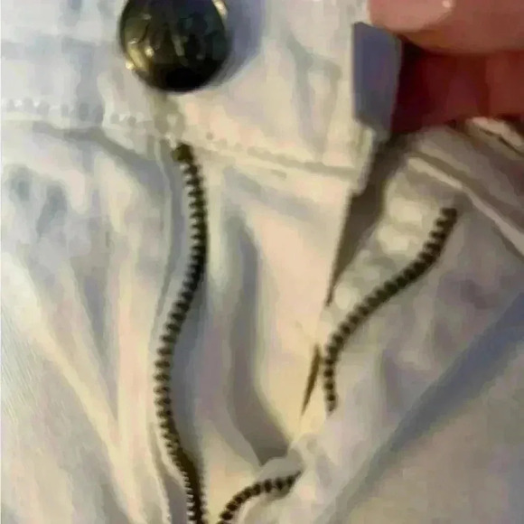 White jeans perfect for summer or vacation! - Picture 3 of 10